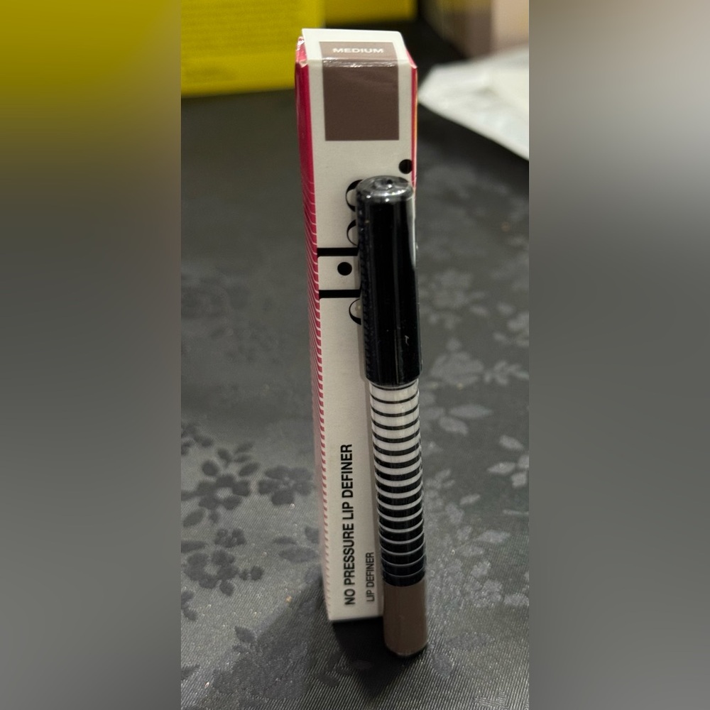 Dibs Lip Definer in Shade Medium